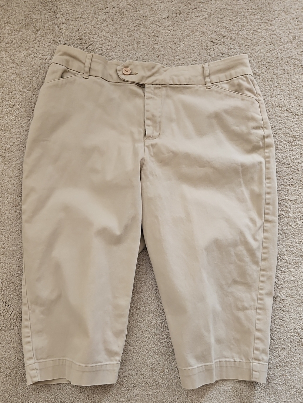 St. John's Bay Beige Crop Capris